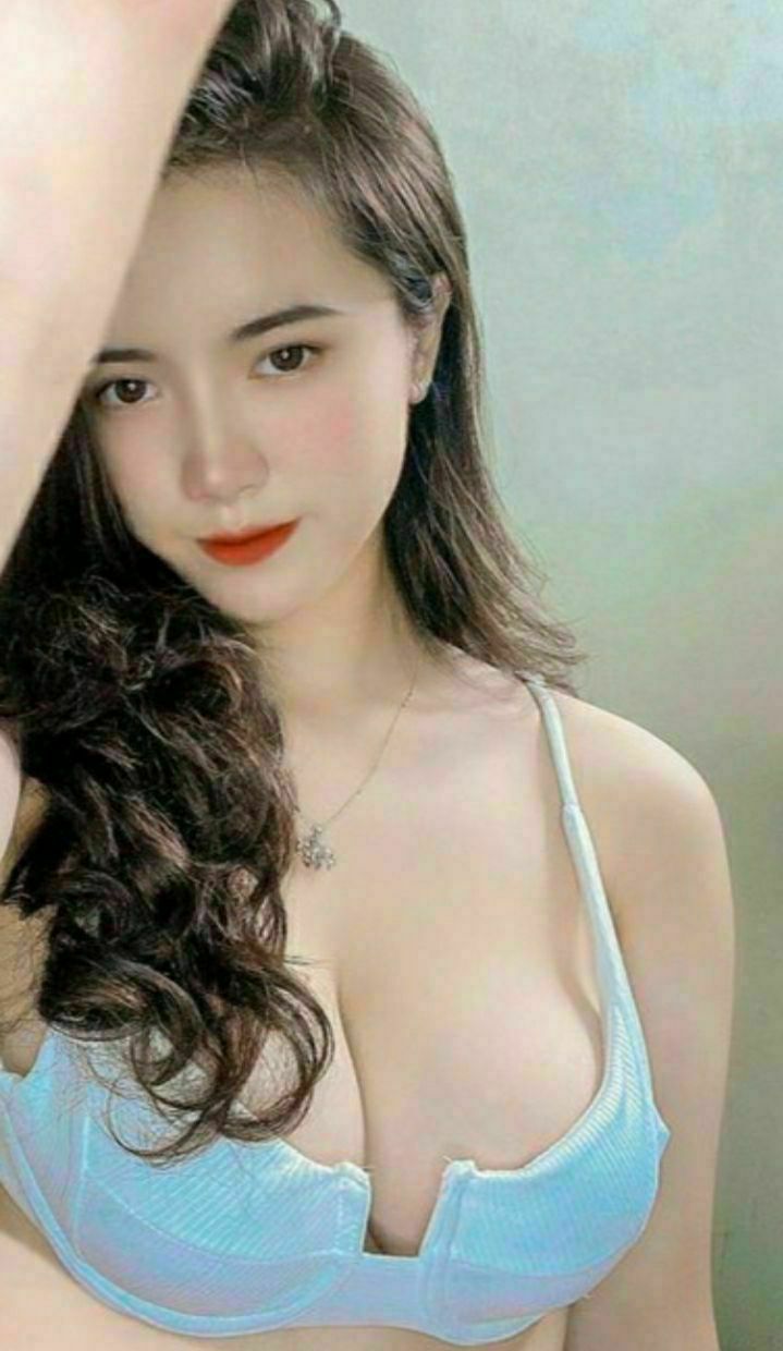 手机直播身材不错超漂亮美女主播全裸自慰扣逼摸几下就出很多水不要错过骚逼淫荡对白